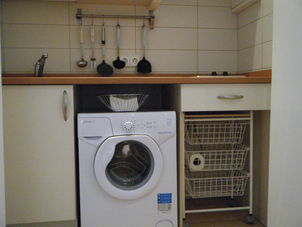 Madrid Studio Apartments Стая снимка