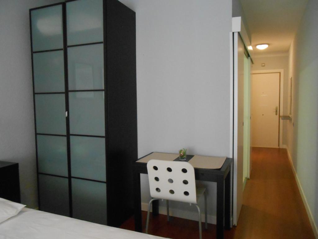 Madrid Studio Apartments Стая снимка