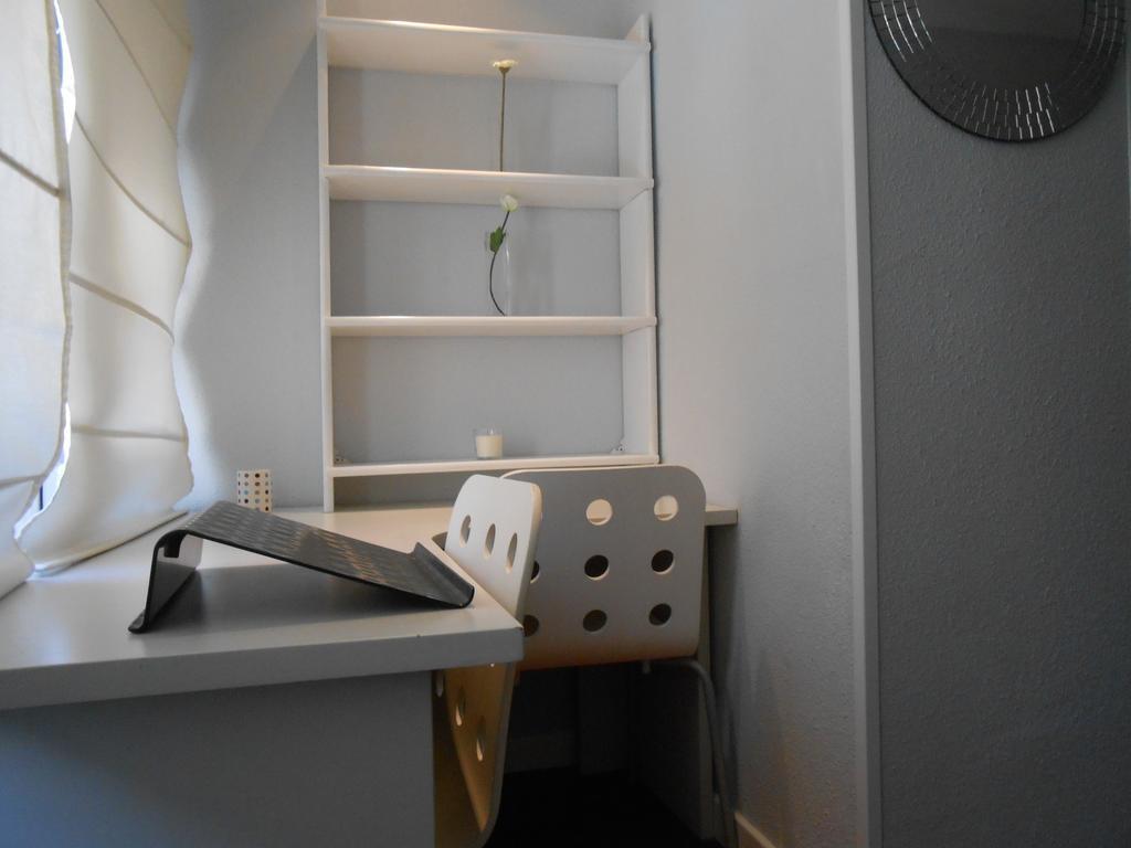 Madrid Studio Apartments Стая снимка